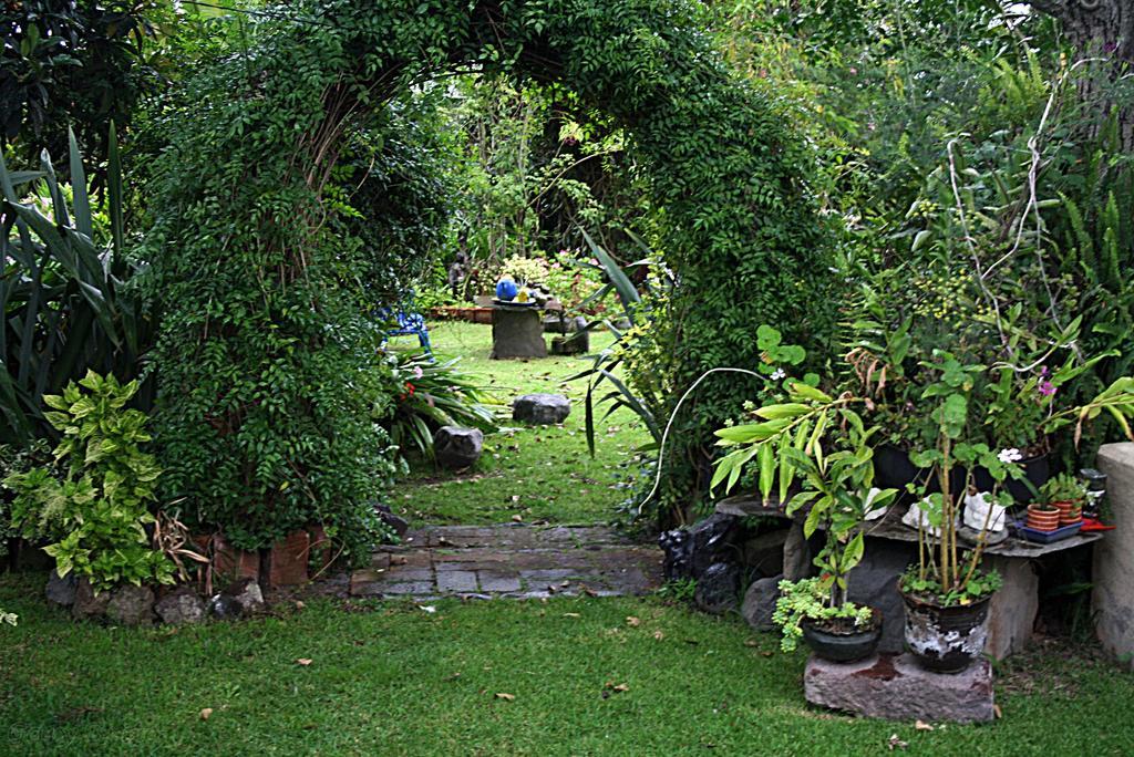 Hostal Saint Mary'S Tababela Exterior photo